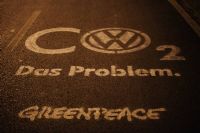 Partout où Volkswagen ira, Greenpeace sera !. Publié le 17/11/11